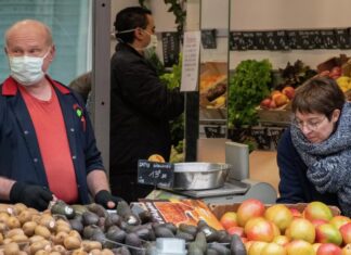 Οι Γάλλοι άρχισαν να κλέβουν τρόφιμα: Αυξήθηκαν κατά 20% οι κλοπές λόγω πληθωρισμού – Συνταξιούχοι… «εγκληματίες» για ένα βούτυρο