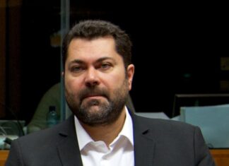 Τηλεοπτικές άδειες: Ομόφωνα αθώος Λευτέρης Κρέτσος