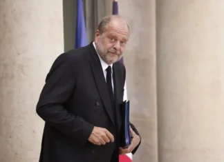 Γαλλία: Υπό κράτηση για «ενδοοικογενειακή βία» ο γιος του… υπουργού Δικαιοσύνης