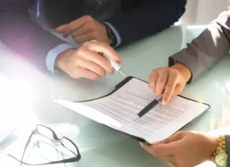 ΣτΠ: Απαλοιφή ανώτατου ορίου ηλικίας σε ανακοίνωση Δικηγορικού Συλλόγου για πρόσληψη διοικητικού υπαλλήλου