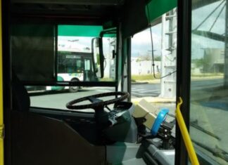 Παραλίγο νέα αδιανόητη τραγωδία μετά τα Τέμπη – Έπεσε η οροφή λεωφορείου της γραμμής 040 με 40 επιβάτες