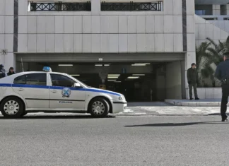 Επίθεση με μαχαίρι έξω από το Εφετείο Αθηνών -Ένας τραυματίας