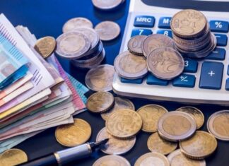 H AΑΔΕ εξαπολύει ελεγκτικό σαφάρι σε 179.000 υποθέσεις για την είσπραξη 59 δισ. ευρώ – Στοιχεία από Airbnb, Booking και… Fb