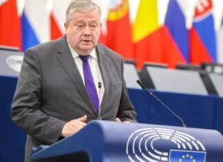 Qatargate: Εκτός φυλακής με ηλεκτρονικό βραχιολάκι και ο Tarabela – Μόνο η Εύα Καϊλή παραμένει υπό κράτηση