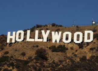 Παγώνουν όλες οι παραγωγές στο Hollywood – Σε απεργία για 1η φορά οι σεναριογράφοι μετά από 15 χρόνια
