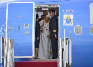 Ο πάπας Φραγκίσκος αποκάλυψε ότι ξεκίνησε μια απόρρητη ειρηνευτική αποστολή του Βατικανού για την Ουκρανία