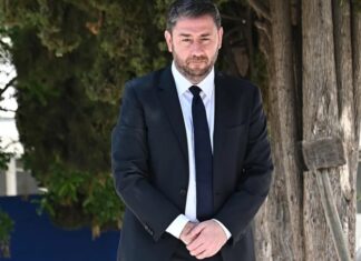 Εξώδικο της Μυρσίνης Λοΐζου στον Νίκο Ανδρουλάκη – Τι ζητά η κόρη του Μάνου Λοΐζου