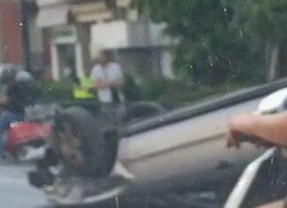 Τροχαίο στη Βασιλίσσης Σοφίας – Τούμπαρε αυτοκίνητο στο ύψος του Μεγάρου Μουσικής