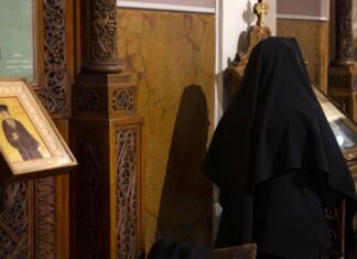 Καταγγελίες σοκ για αρχιμανδρίτη: Οι αμύθητες δωρεές που κατέληγαν σε μοντέλα και πάρτι -Υπήρχε κύκλωμα σεξουαλικής εκμετάλλευσης;