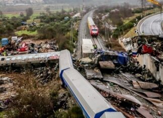 Αίσχος: Επιτήδειος προσεγγίζει οικογένειες θυμάτων του δυστυχήματος των Τεμπών και ζητάει χρήματα
