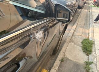 Φωτιά στον Ασπρόπυργο: Ρομά επιτέθηκαν και τραυμάτισαν άνδρες της ΟΠΚΕ – Πλιάτσικο σε εργοστάσιο