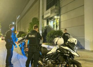 Απειλή για τοποθέτηση βόμβας στον Σκλαβενίτη, στο Avenue – Εκκενώθηκε το εμπορικό