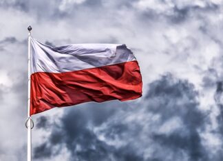 Πολωνία: Η κυβέρνηση κατηγορείται ότι “πουλούσε” βίζες σε χιλιάδες μετανάστες από την Ασία και την Αφρική