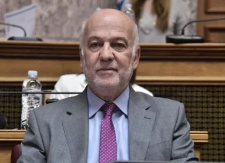 Ο Φλωρίδης επιμένει στην κατάργηση του ακαταδίωκτου των τραπεζιτών