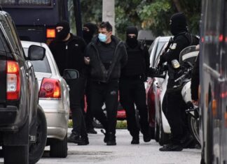 Υπό δρακόντεια μέτρα στον Εισαγγελέα οι 6 συλληφθέντες για τρομοκρατία