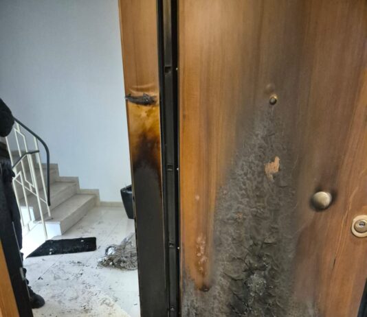 Θεοχάρης για επίθεση στο πολιτικό του γραφείο: Πράξη δειλίας και προσβολής στη Δημοκρατία