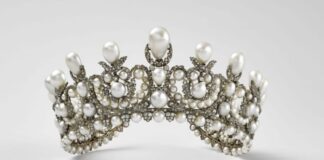 Ληστεία – Λούβρο: Ελήφθησαν περισσότερα από «150 δείγματα DNA» – Τι δείχνουν οι έρευνες