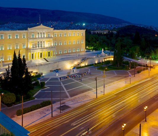 Απαγόρευση συναθροίσεων στο Μνημείο Αγνώστου Στρατιώτη: Παραβίαση Συντάγματος και ΕΣΔΑ