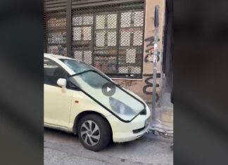 Βαρύ τραπέζι εκσφενδονίστηκε από μπαλκόνι στην Ιπποκράτους – Έσπασε αυτοκίνητο! – Αποκλειστικά videos