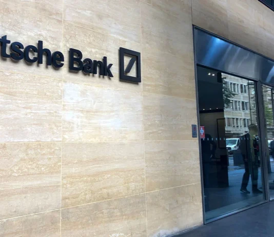 Έφοδος στα κεντρικά της Deutsche Bank: Έρευνα για ξέπλυμα μαύρου χρήματος