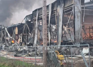 Εντοπίστηκαν 5 σοροί γυναικών μετά την έκρηξη στο εργοστάσιο της Βιολάντα