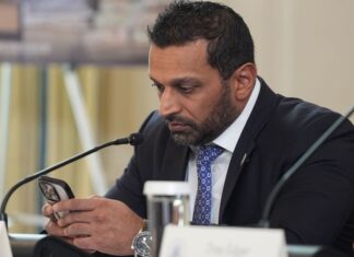 Χάκερς που συνδέονται με το Ιράν, ισχυρίζονται πως παραβίασαν το e-mail του διευθυντή του FBI