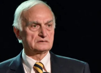 Σοκάρει ο Μαυρομάτης: «Βρήκα νεκρή τη γυναίκα μου γιατί δεν ήθελε να φύγει από το σπίτι που καιγόταν»