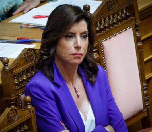 Καταδίκες για τη διαρροή e-mails αποδήμων: 20 μήνες με αναστολή στην Ασημακοπούλου, ένοχοι όλοι οι κατηγορούμενοι