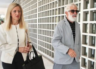 Στον Άρειο Πάγο ο Πέτρος Φιλιππίδης για την αναίρεση της καταδίκης του για τις δύο απόπειρες βιασμού