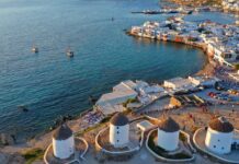 Μύκονος: Κλειστή και υπό αστυνομική φρούρηση παραμένει η Πολεοδομία – Τη Δευτέρα ο έλεγχος, ποιοι φάκελοι θα βρεθούν στο μικροσκόπιο