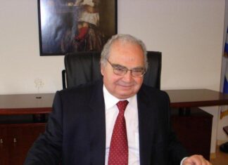 Λέανδρος Ρακιντζής: Προστασία των ηλικιωμένων από τηλεφωνικές και ψηφιακές απάτες